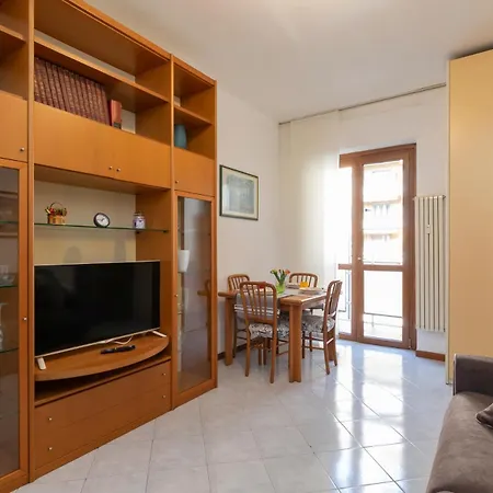 De Angeli San Siro Large Two-room Apartment